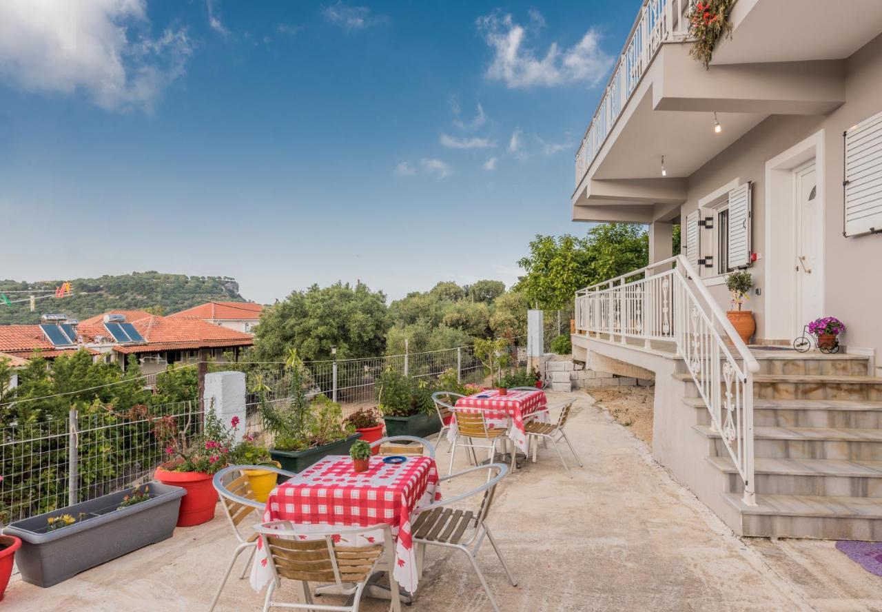 Domus Lukas Apartments Marathiás エクステリア 写真