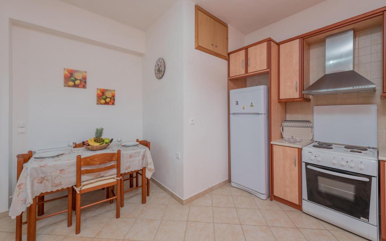 Domus Lukas Apartments Marathiás エクステリア 写真