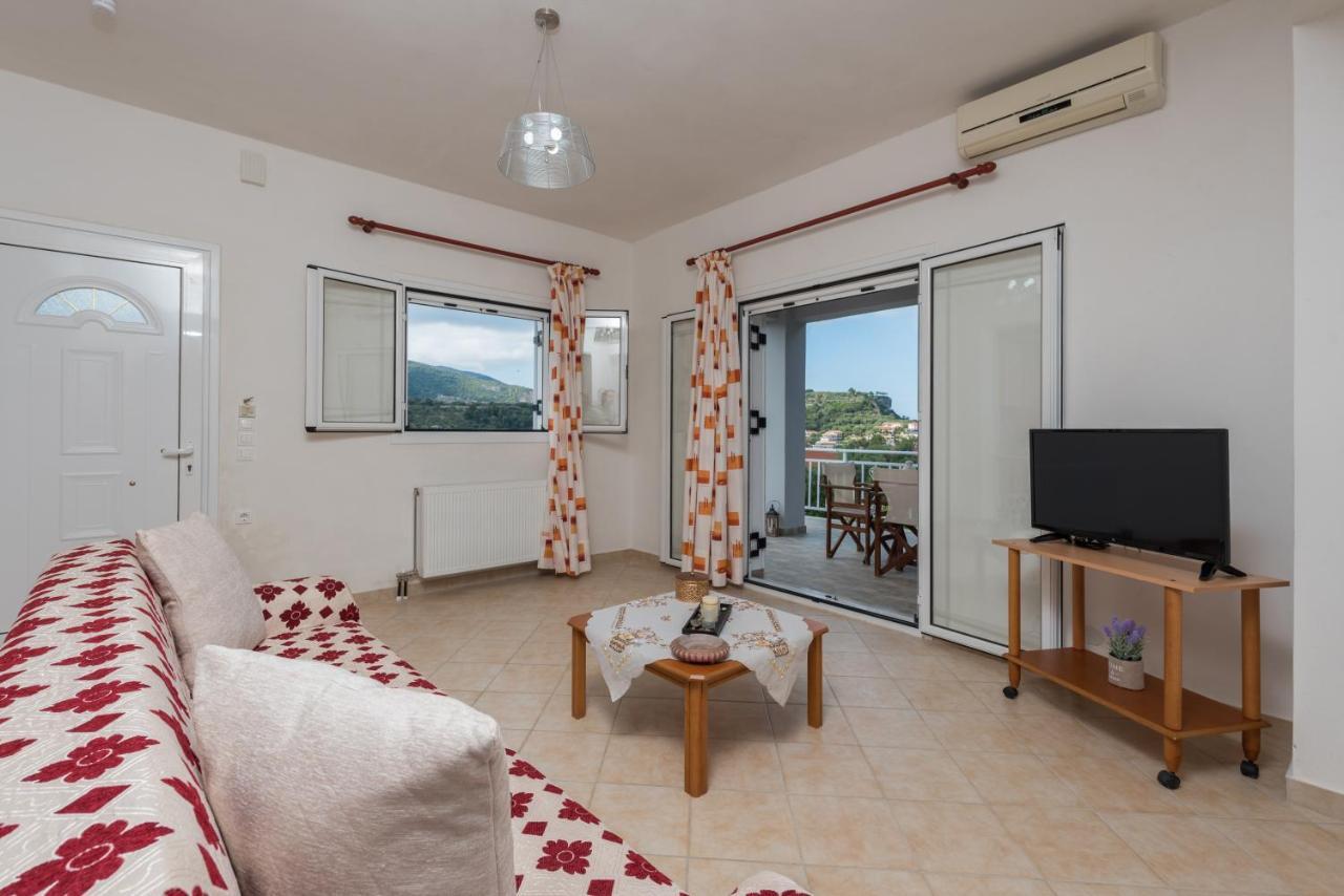 Domus Lukas Apartments Marathiás エクステリア 写真