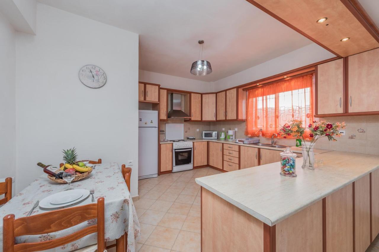 Domus Lukas Apartments Marathiás エクステリア 写真