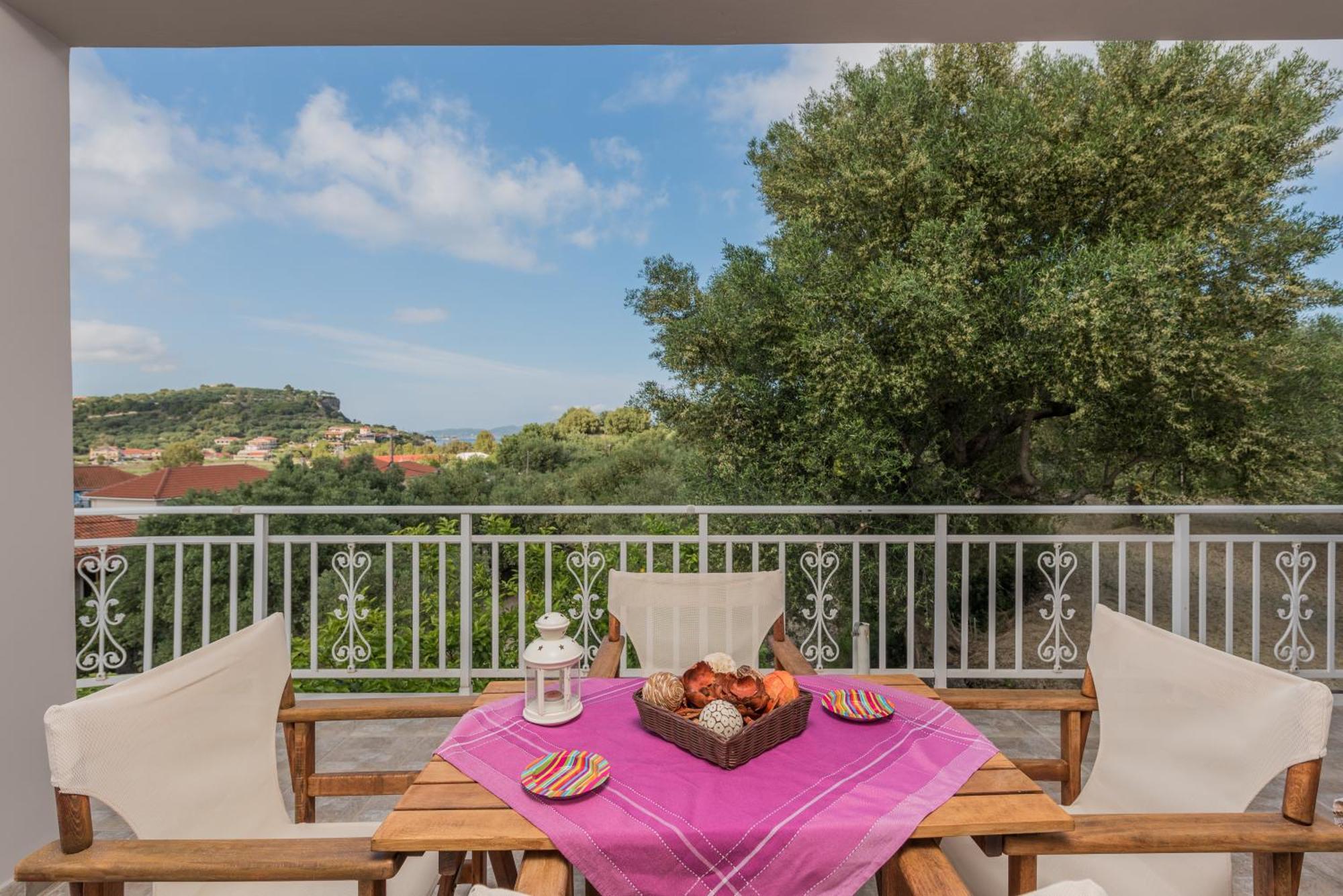 Domus Lukas Apartments Marathiás エクステリア 写真