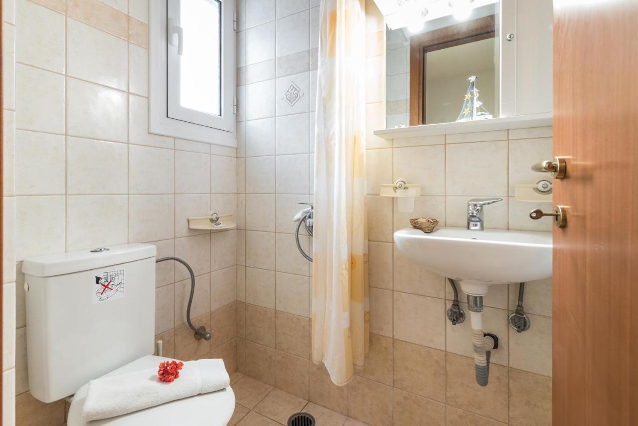 Domus Lukas Apartments Marathiás エクステリア 写真