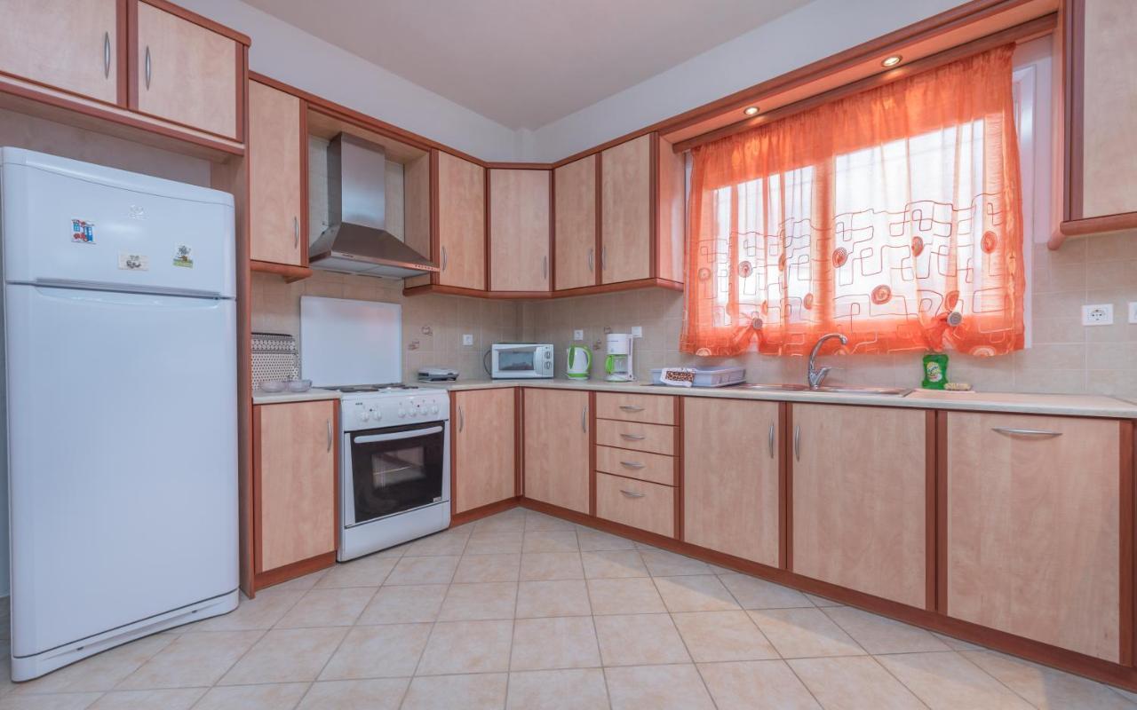 Domus Lukas Apartments Marathiás エクステリア 写真