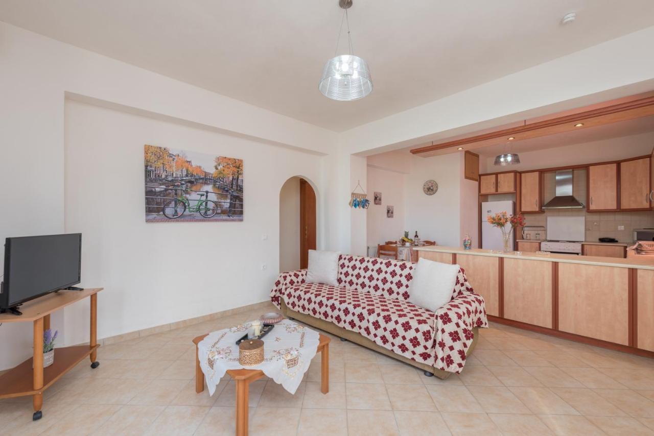 Domus Lukas Apartments Marathiás エクステリア 写真