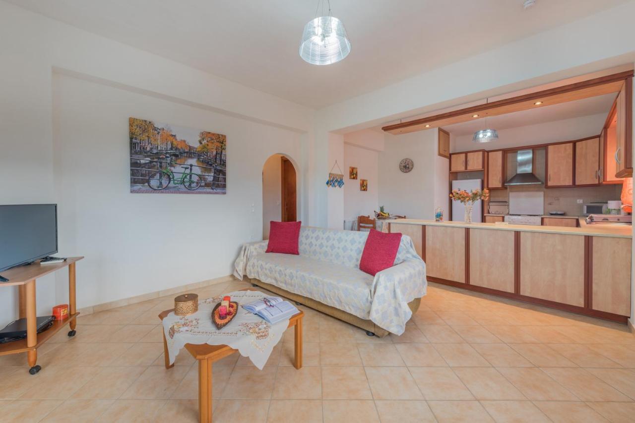 Domus Lukas Apartments Marathiás エクステリア 写真