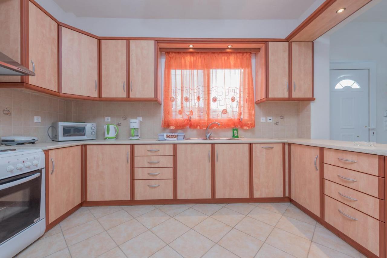 Domus Lukas Apartments Marathiás エクステリア 写真