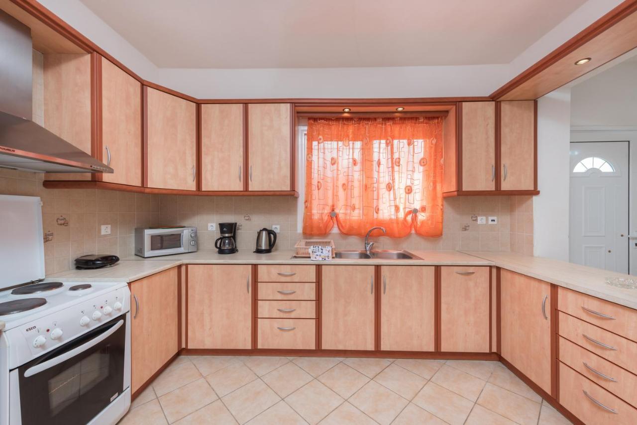 Domus Lukas Apartments Marathiás エクステリア 写真